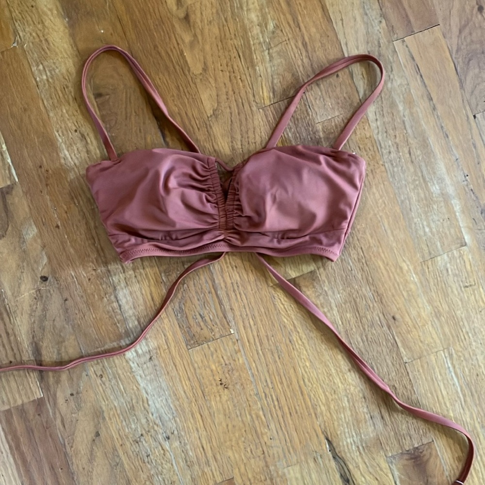 Women’s medium bikini top